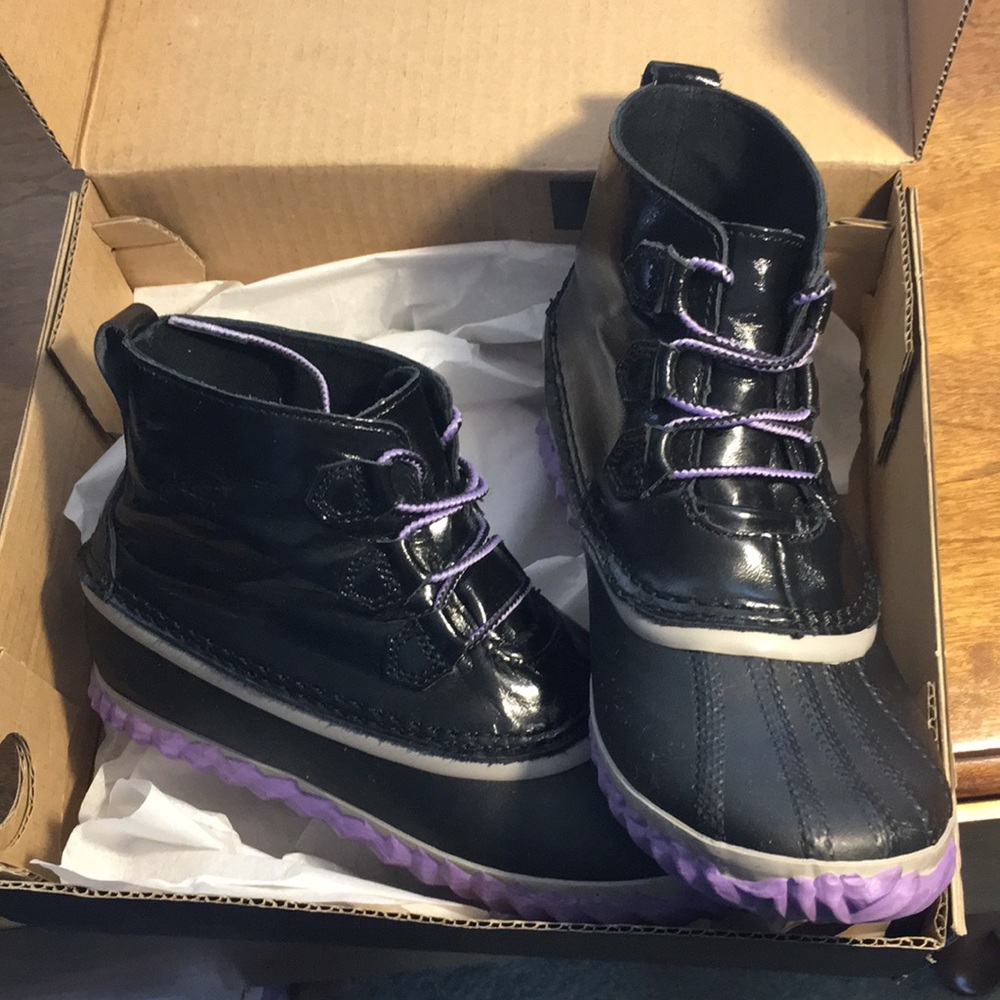 Like New W/ Box! Sorel Out n About Plus rain boots